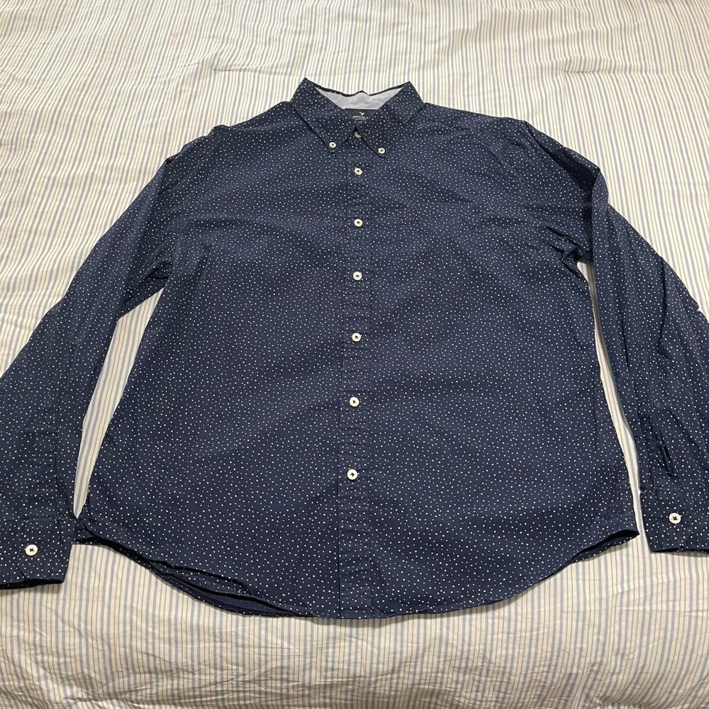 Large Blue with white polka dots American Eagle button up